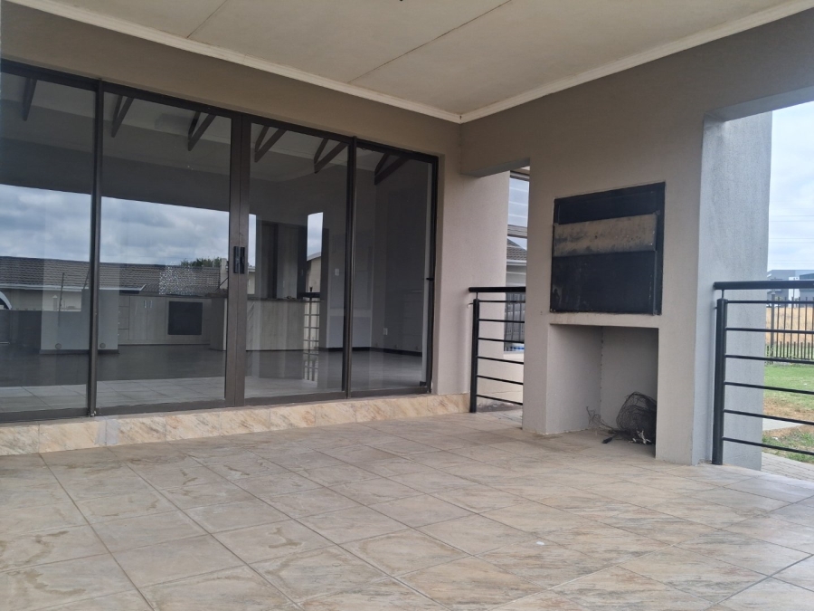 To Let 3 Bedroom Property for Rent in Hillside Free State